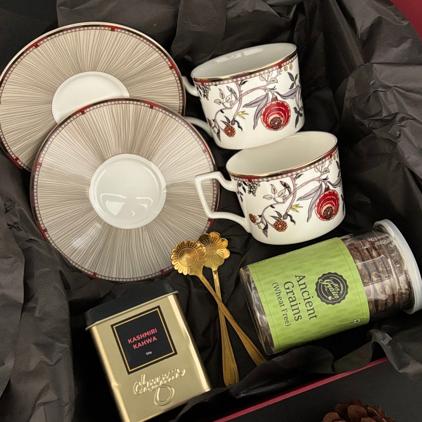 Tea Cup Gift Hamper for Friends