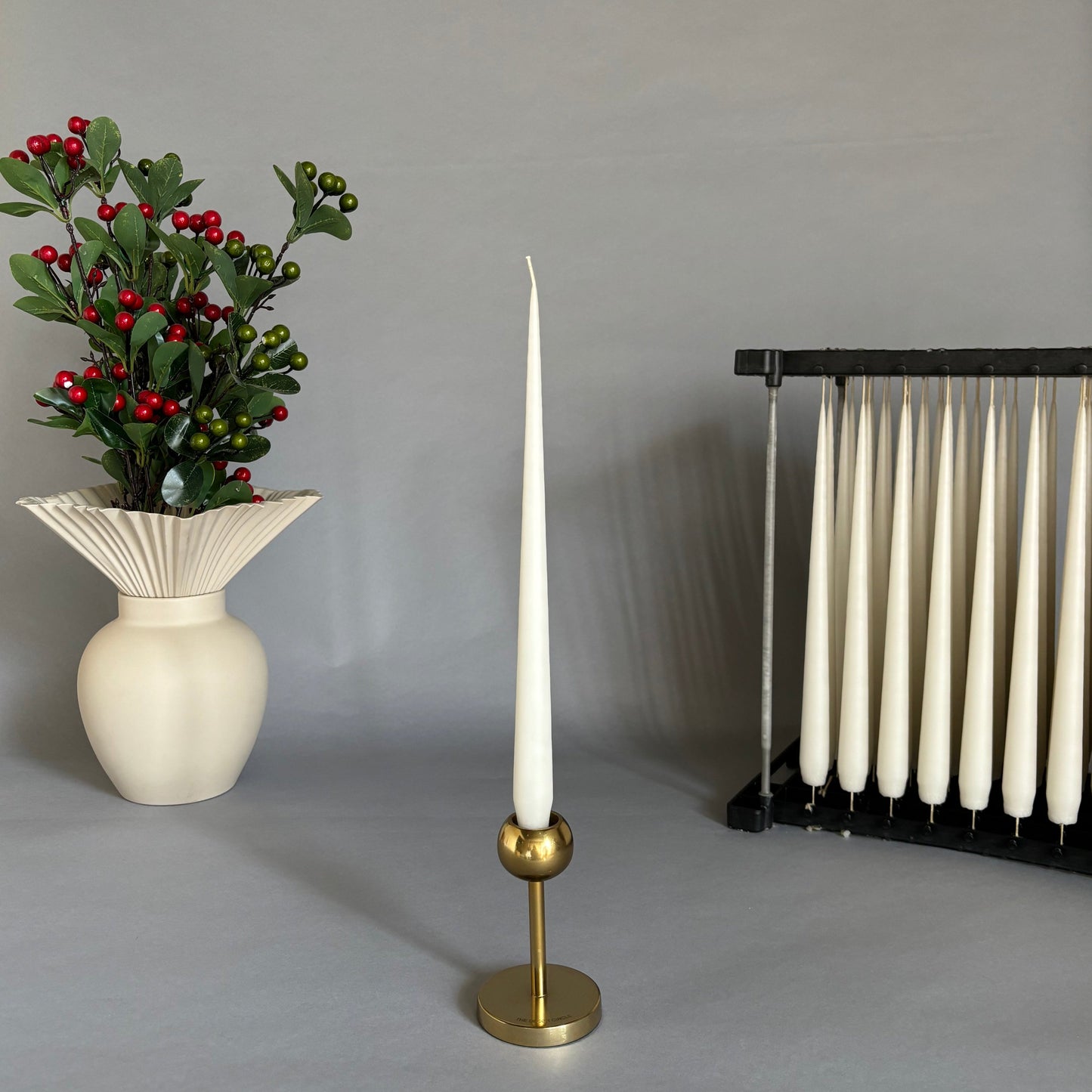 Ivory White Taper candle (32 cm)