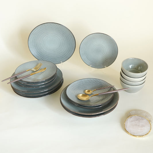 Mangata Grey Modern Dinnerset (Set of 16 Pcs)