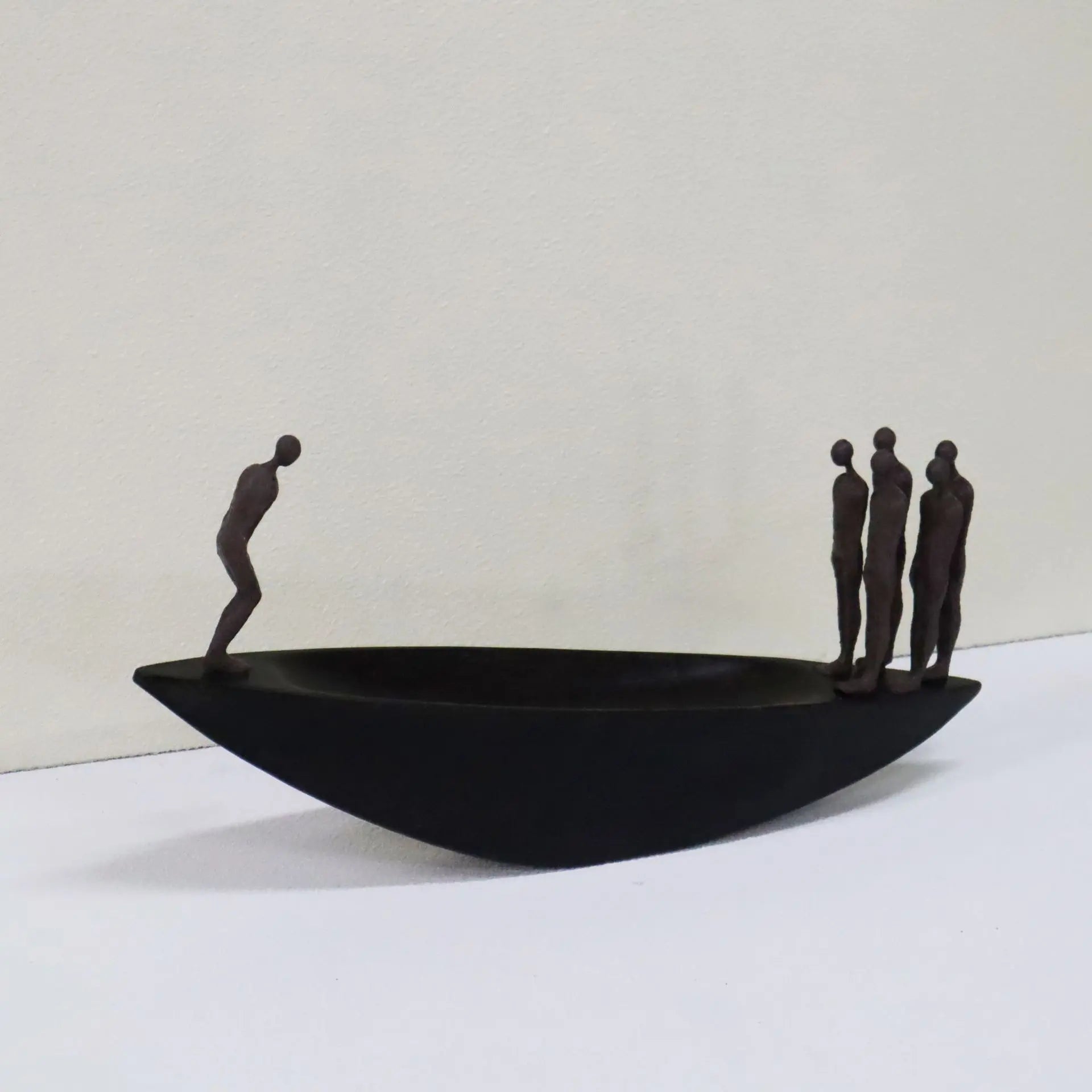 Savious Boat Men Sculpture For Courtyard