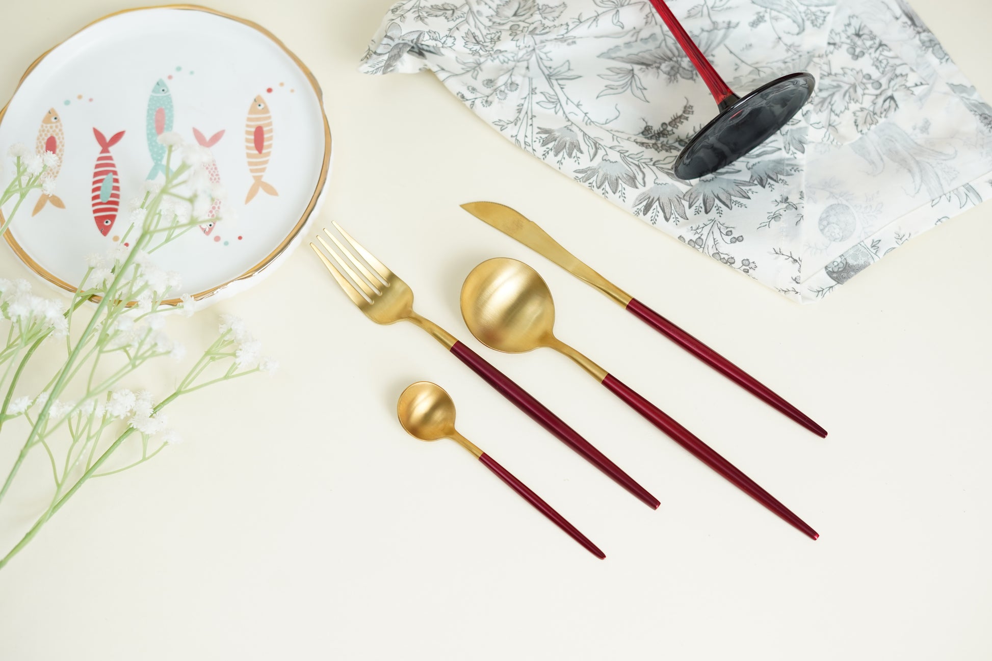 Flatware Red Gold Dinner Cutlery Set (Set of 24 pcs)