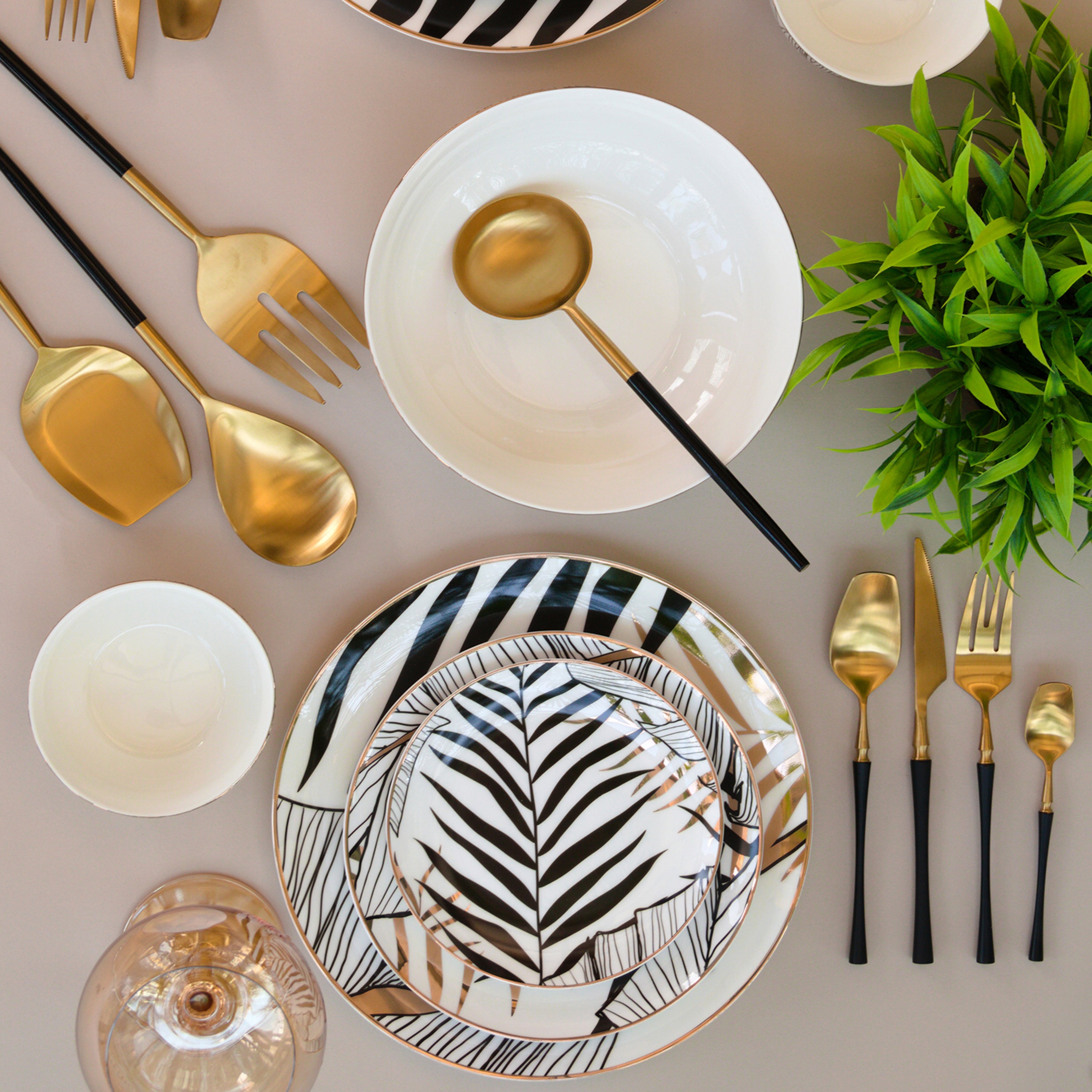 Black and 2024 gold dinner set